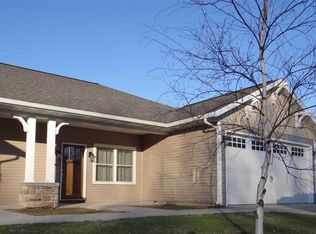 870 Valley View Dr #L, Hancock, MI 49930