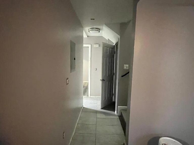 7927 S Hoover St — Photo 11