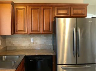 5 Country Hill Rd, Saint Peters, MO 63376