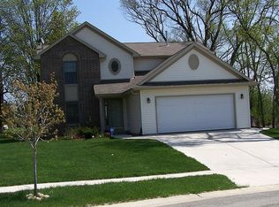 1411 Clearwater Dr, Oconomowoc, WI 53066