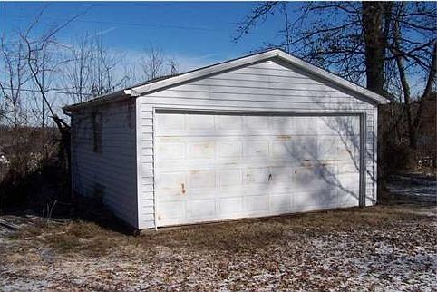 2nd image of 450 E Mount Pleasant Rd