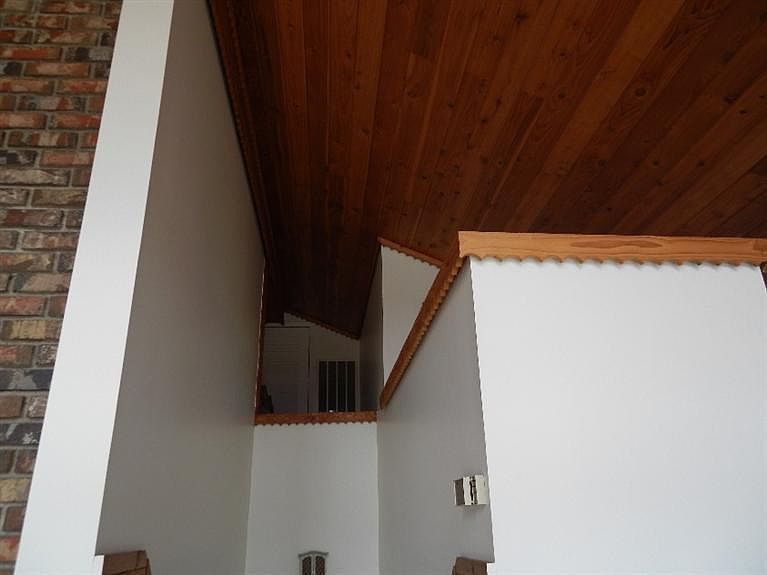 2nd image of 543 Lorelei Dr