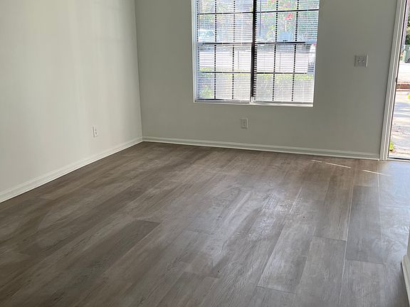 5th image of 100 Timber Ln #A-b