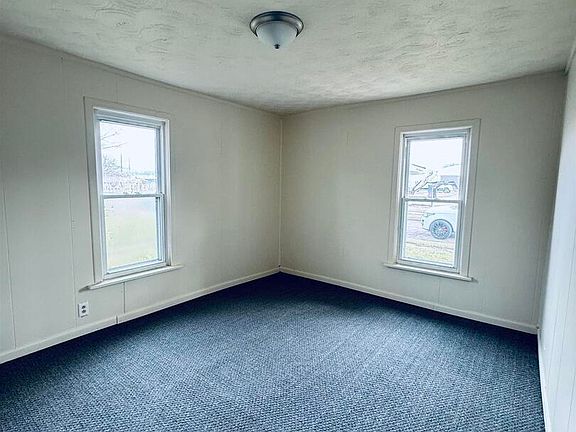 5th image of 3020 Dubuque St