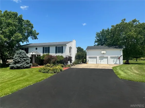 3684 Hardt Rd, Eden, NY 14057