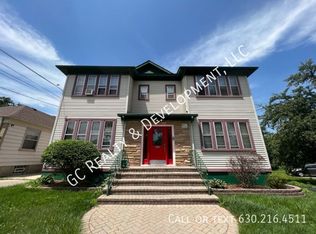 532 South St APT 1, Elgin, IL 60123