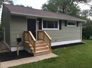 1907 N McAree Rd, Waukegan, IL 60087