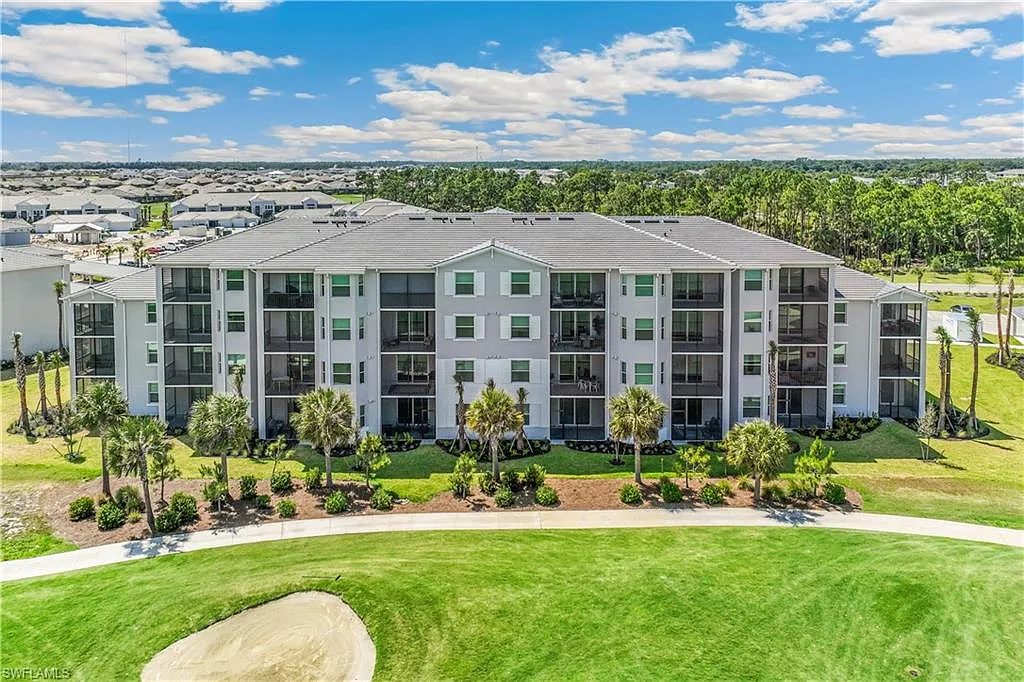 2 bed, 2.0 bath, 1301 sqft, $6,500 — Photo 2