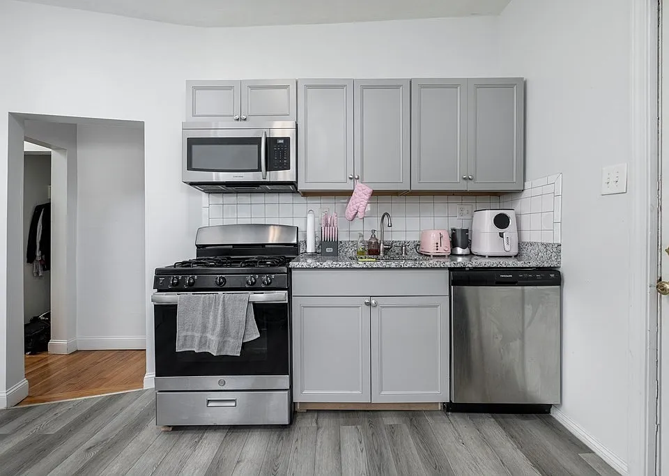 20 Cottage St #3R