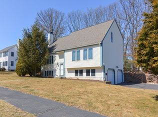 19 Flint Pond Rd, Worcester, MA 01604