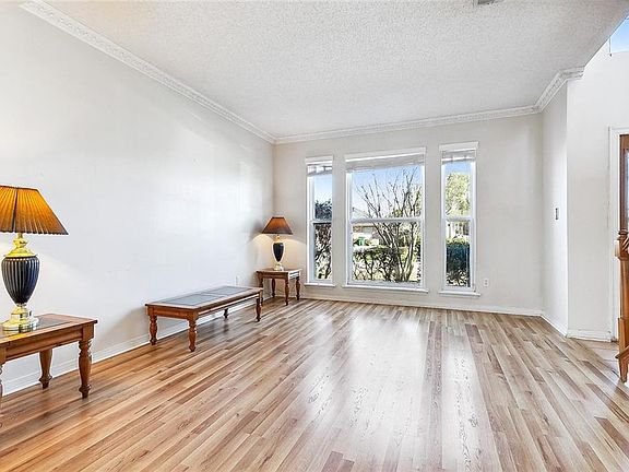 4th image of 4 Lake Lynn Dr
