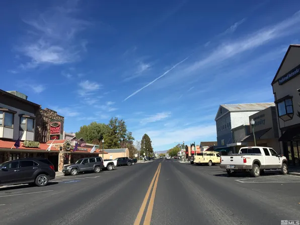 33 Shirley Ln, Yerington, NV 89447