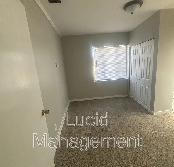908 Longfield Ave — Photo 6