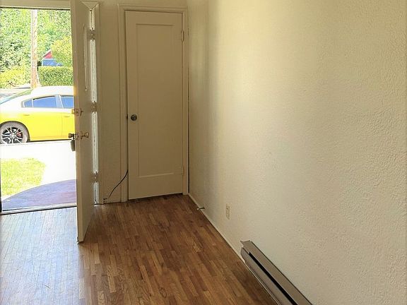 3rd image of 511-527 Dakota Ave #513