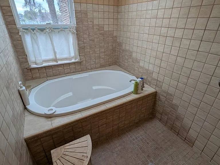 1580 Whitman Rd — Photo 5