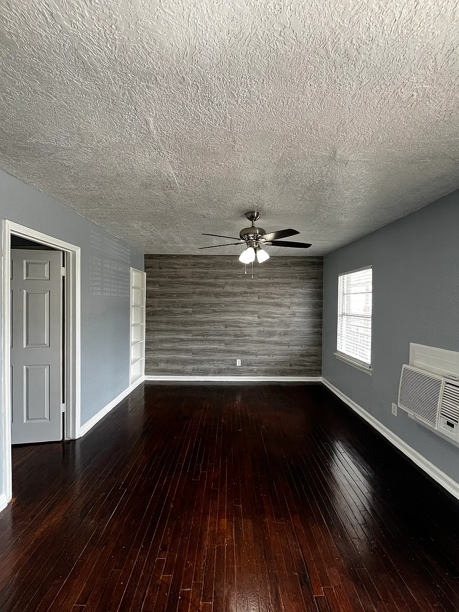 Building Photo - 4315 Jack St #7