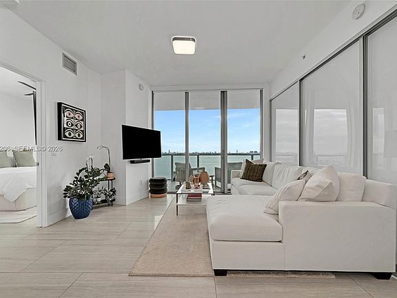 5th image of 2900 NE 7th Ave #1505