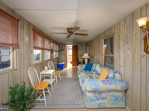 5th image of 35411 W River Dr