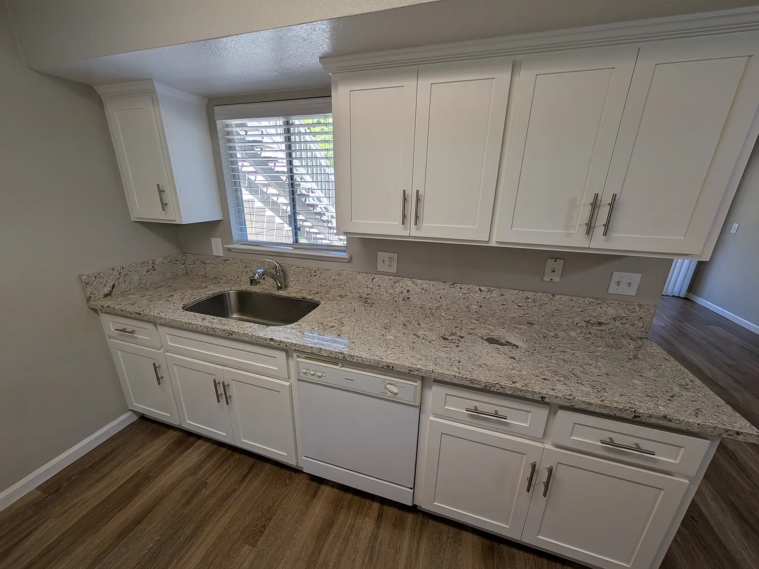 1 bed, 676 sqft, $1,795 — Photo 4