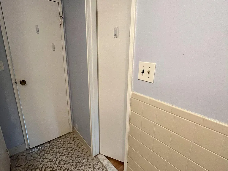 54 Village Green Way — Photo 11
