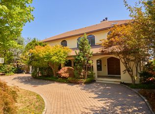3411 Country Club Rd, Bronx, NY 10465