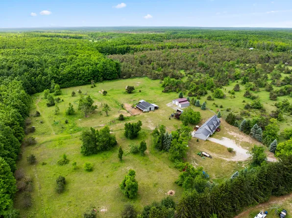 3727 Brandie Ln, Frederic, MI 49733