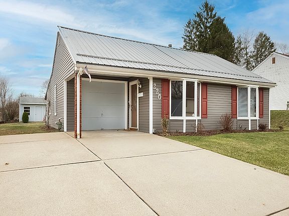 3rd image of 220 Florida Dr