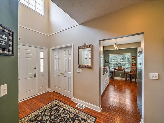 2nd image of 726 Woodlake Dr Unit 17A