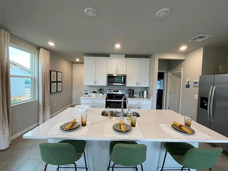 732 Legacy Dr — Photo 10