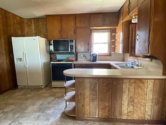 4th image of 801 S 42nd St