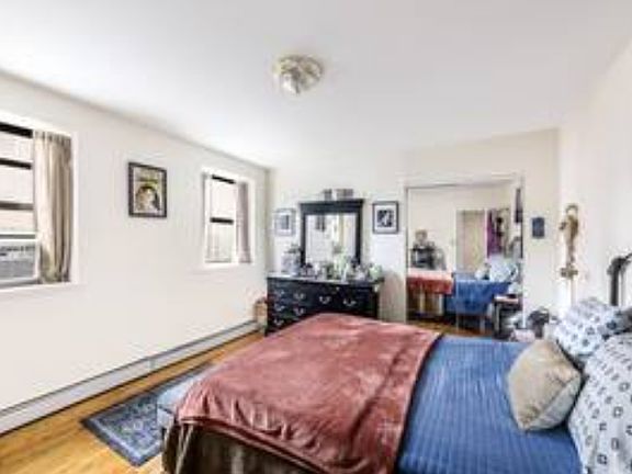 3rd image of 319 E 105th St #6L