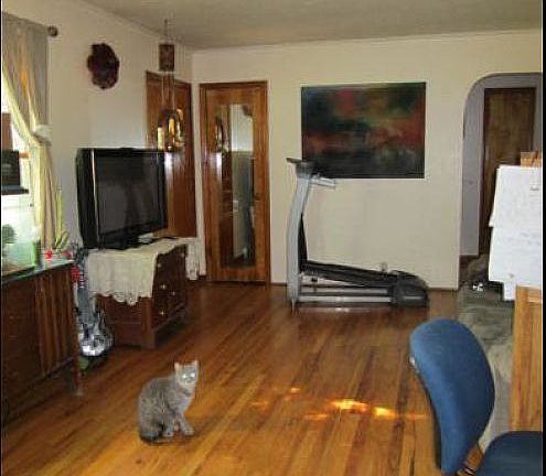 5th image of 606 N 11th St