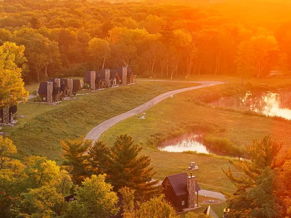 1667 Sherwood Rd, Dahinda, IL 61428