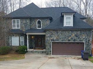 135 Trollingwood Ln, Mooresville, NC 28117