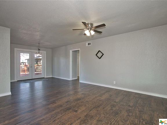 5th image of 571 Radiance Ave