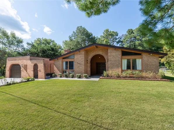 927 Lakeview Ave, Colonial Heights, VA 23834