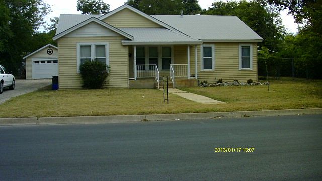 1st image of 604 Lois St
