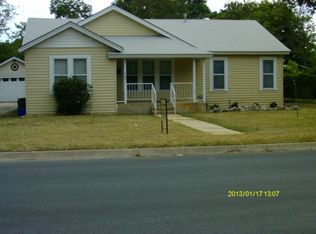 604 Lois St, Kerrville, TX 78028