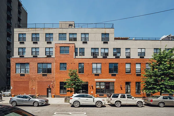 Rented by Nooklyn NYC LLC | media 12