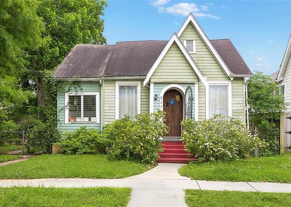 1st image of 824 Pontalba St
