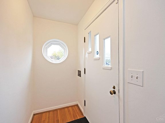 5th image of 2907 Lawndale Ave