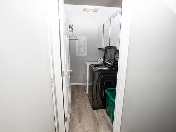 3rd image of 3309 Pine Grove Dr #5