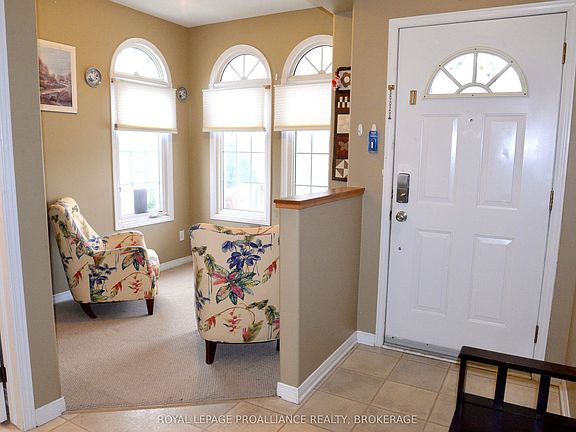 2nd image of 1031 Rainbow Cres