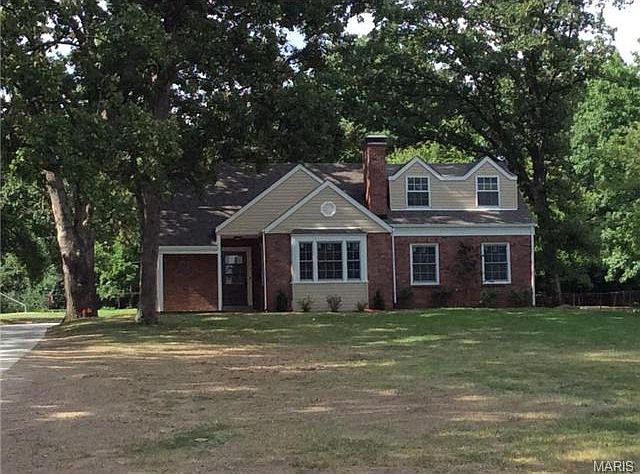 1st image of 815 W Rose Hill Ave