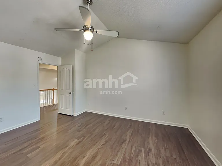 8401 Redstone View Dr — Photo 12