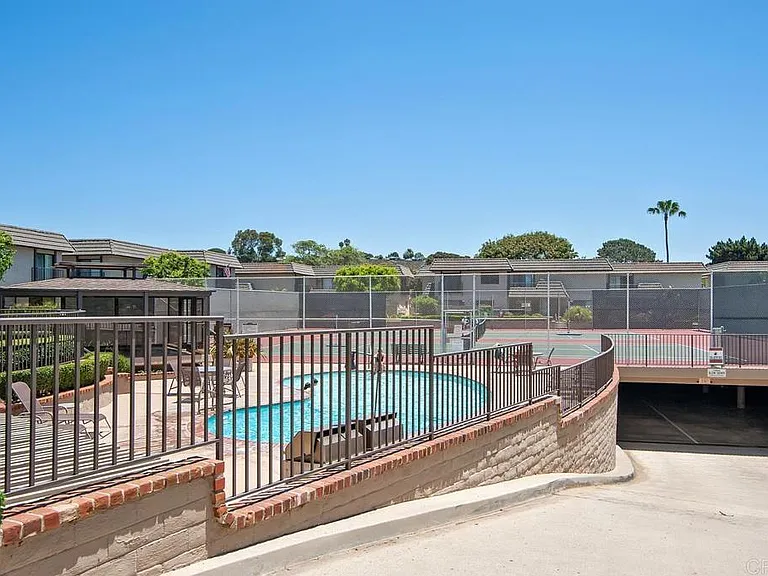 836 S Sierra Ave — Photo 30