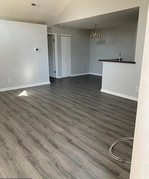 805 Augusta Cir — Photo 18