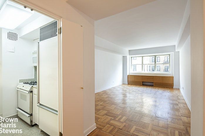 1st image of 20 E 68th St APT 11B