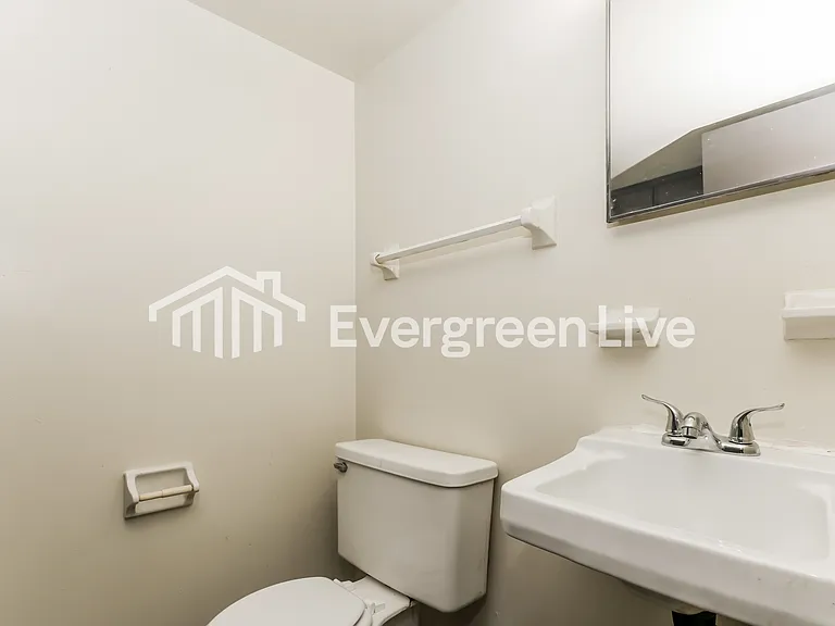 7775 Mount Hood Dr — Photo 14
