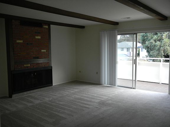 4th image of 945 Crane St APT D